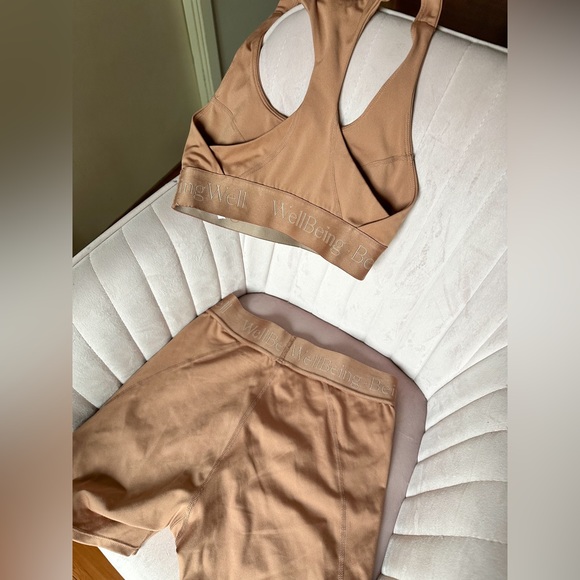 MoveWell Cypress Sports Bra (XS) + Bike Shorts (S) Set in Mocha Brown (Revolve) - Picture 2 of 16